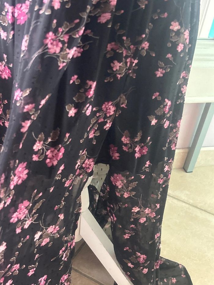 Robe longue décolletée à motifs - photo numéro 5