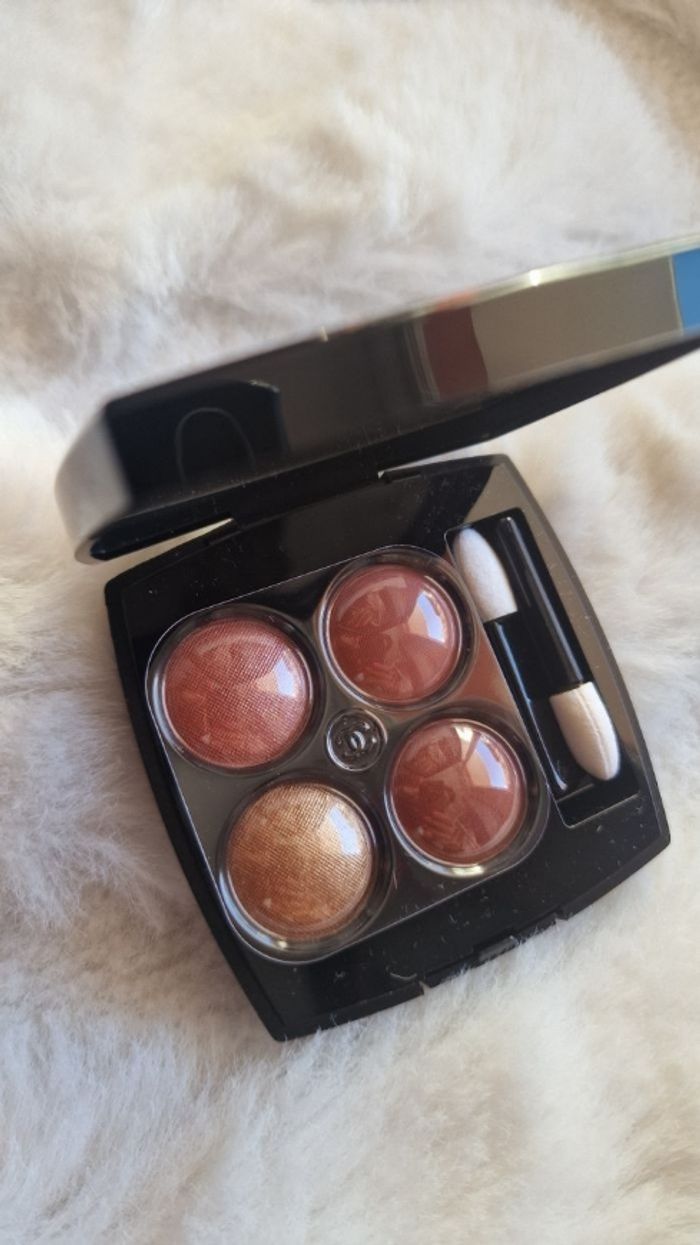 les 4 ombres 368 Chanel