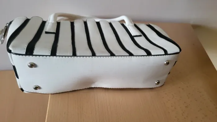 Sac à main noir et blanc - photo numéro 7