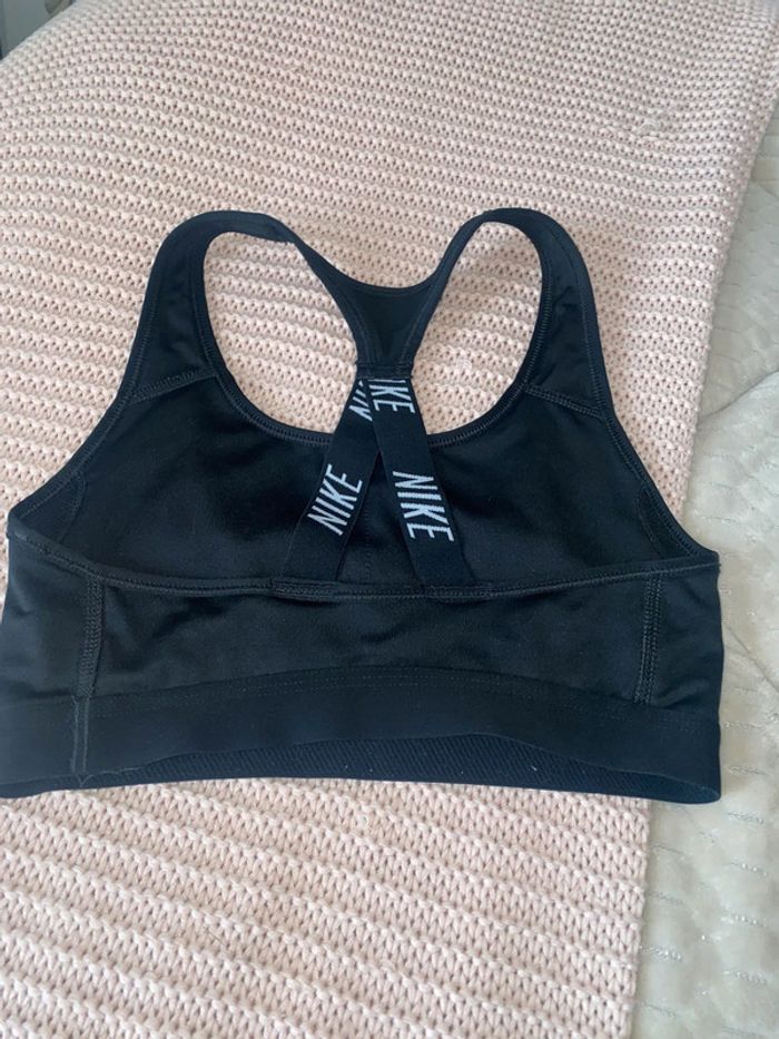 Brassière Nike taille S - photo numéro 2