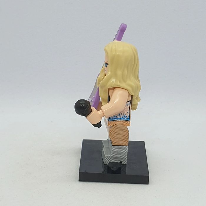 🎤 Figurine Taylor Swift (Style Lego) 🎤 - photo numéro 2