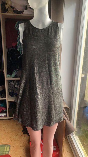 Jolie robe noire scintillante