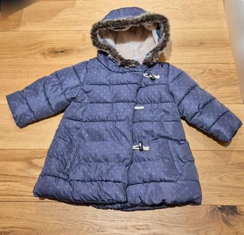 Manteau gris à pois