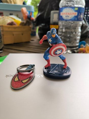 Marvel - captain America + porte clé Spider-man