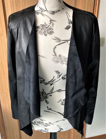 Veste noire simili croûte de cuir taille 40/42