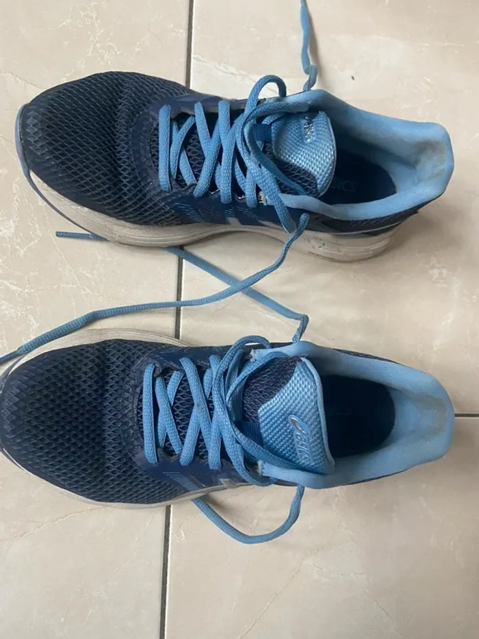Chaussures runing Asics