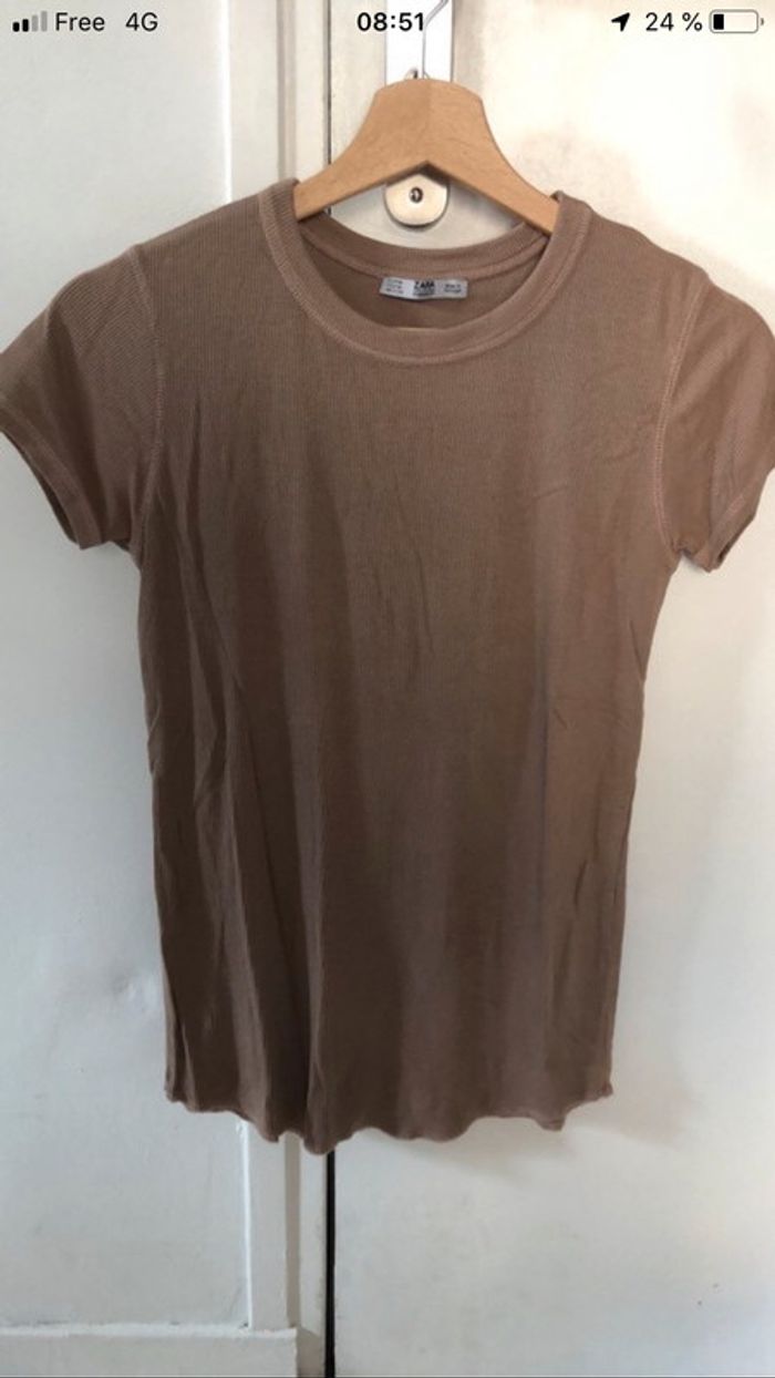 T-shirt côtelé beige nude Zara - photo numéro 2