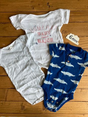 3 bodys manches courtes