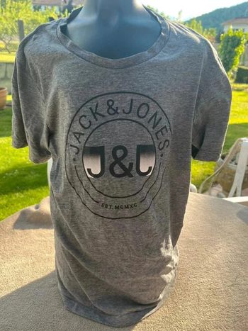 T shirt 12 ans jack et Jones bon état