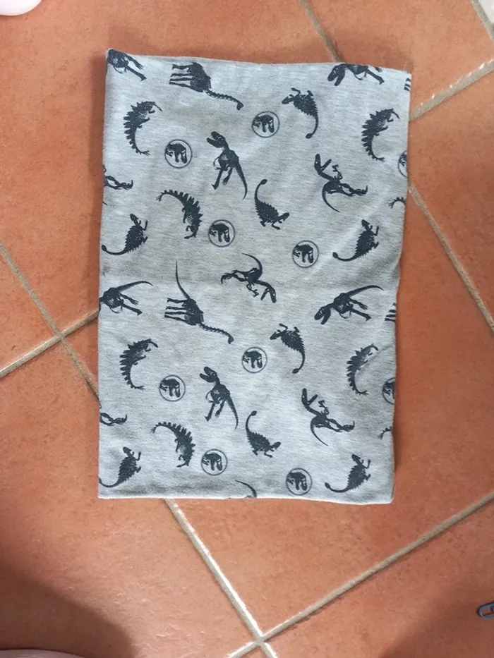 Tour de cou snood Jurassic world - photo numéro 3