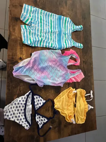 Lot de 4 maillots de bain fille