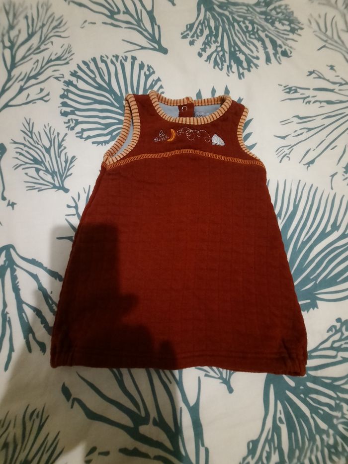 Vends robe bébé taille 6 mois