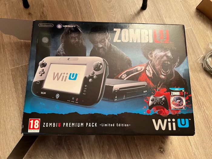 Console Wii U pack collector Zombi U en boite excellent état