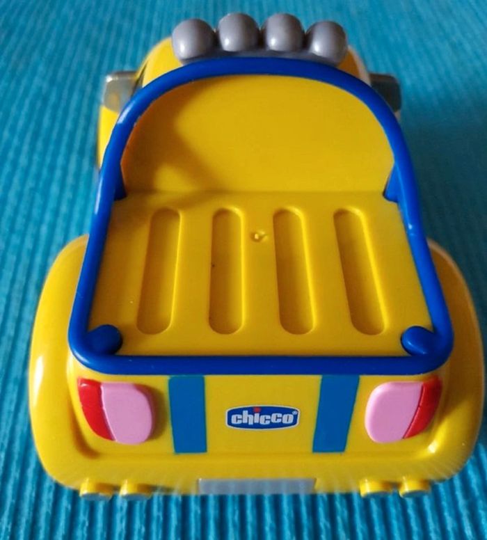 Petite voiture jaune Chicco - photo numéro 3