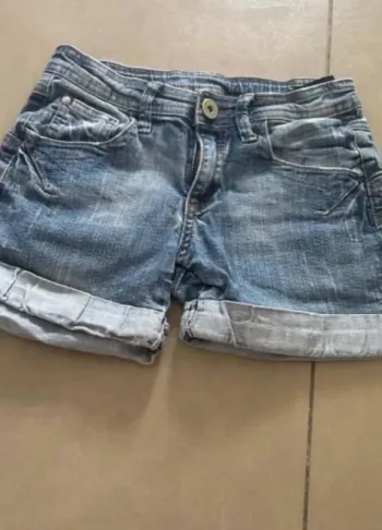 🌀 Short en jean Sixmix– Taille 10 ans (138 cm)
