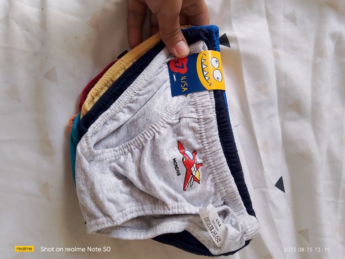 Lot des culottes 4 ans 5 ans - photo numéro 2