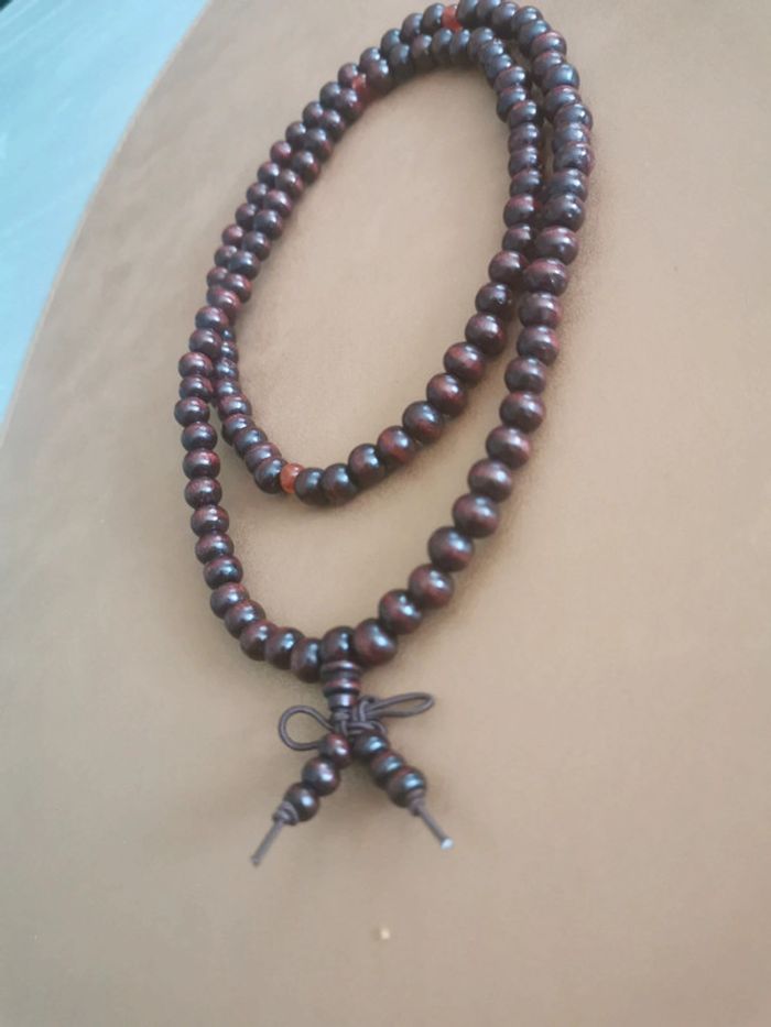 Collier de prière bouddhiste bois rouge - photo numéro 2