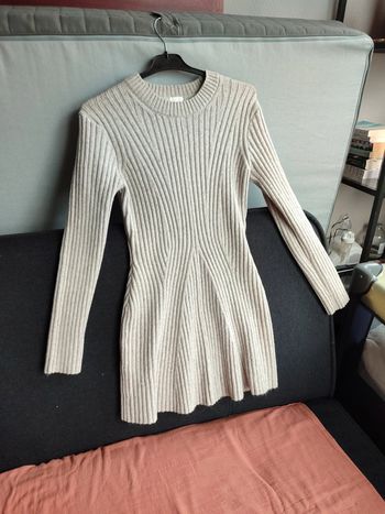 Belle robe pull bien bien chaude by H &M