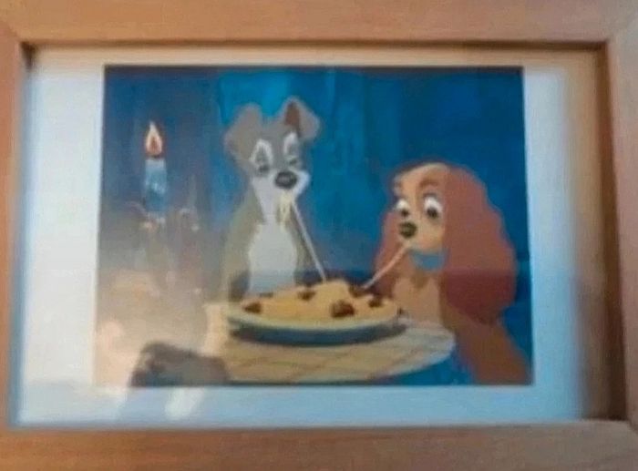 Cadre "La belle et le clochard" en très bon état - photo numéro 2