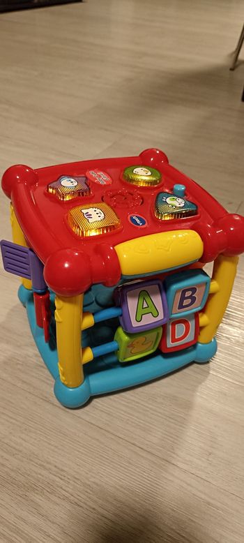 Baby cube d'éveil