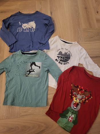 Lot de 4 tee shirt taille 5 ans