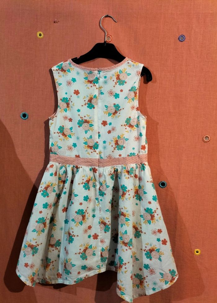 Robe taille 8 ans - photo numéro 2