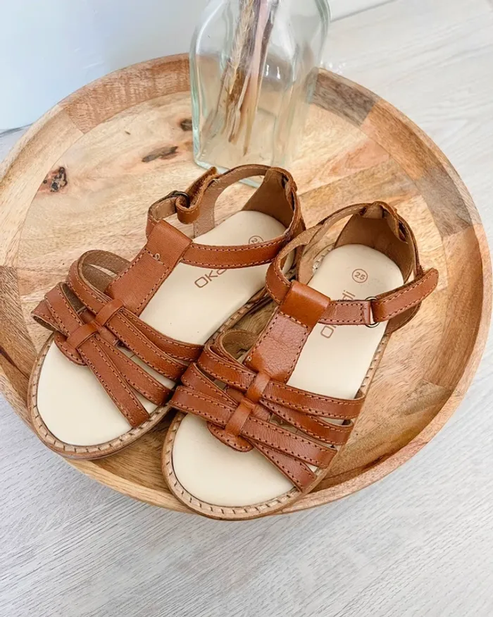 Sandales en cuir multibrides marron pointure 25 - Okaïdi ( neuves sans étiquette ) - photo numéro 3