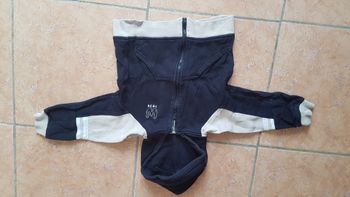 Gilet polaire à capuche garçon 4 ans noir et crème Pocopiano