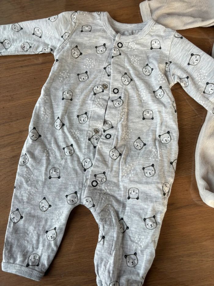 Lot pyjamas - photo numéro 2