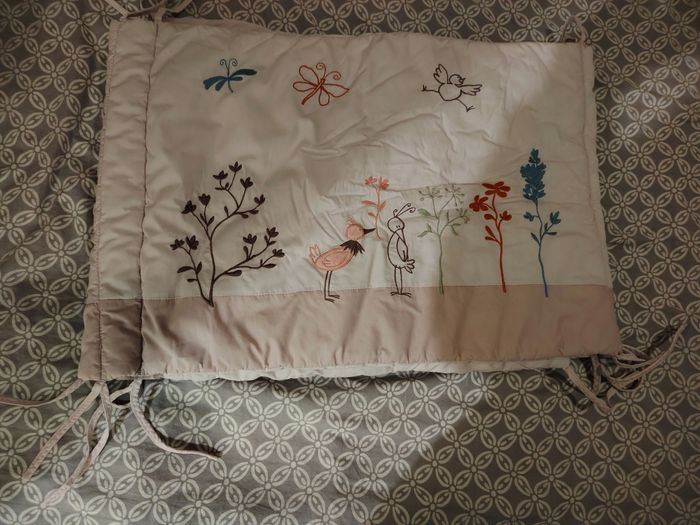 Tour de lit bébé fille