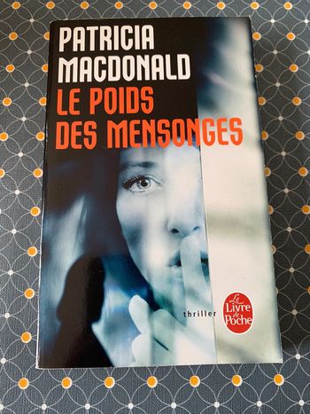 Livre le poids des mensonges