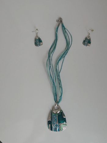 Ensemble collier / boucle d'oreilles