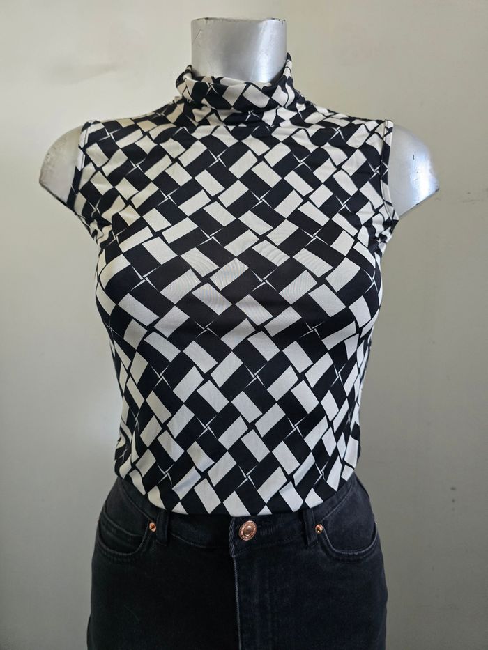 📌 Top Fluide Vintage 90s Op Art Damier Noir & Blanc