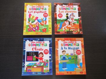 2000 gommettes dans 4 livres neufs Piccolia (papillon, école, chevaux, à la maison)