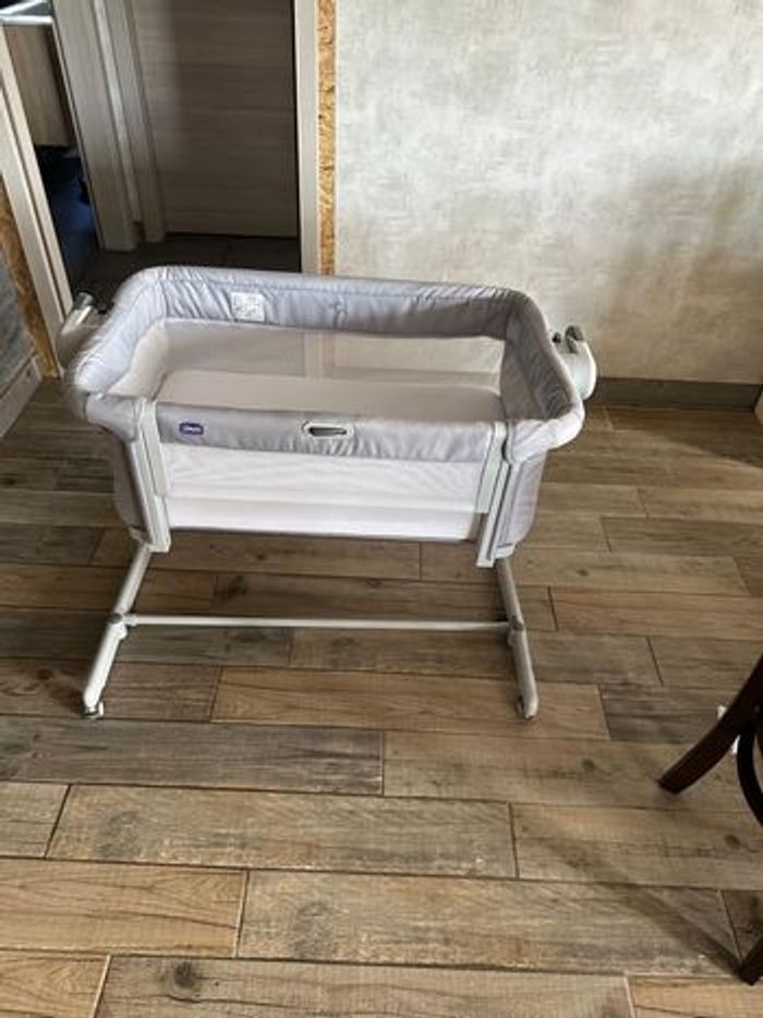 Cododo Chicco next to me magic evo avec matelas et deux draps - photo numéro 2