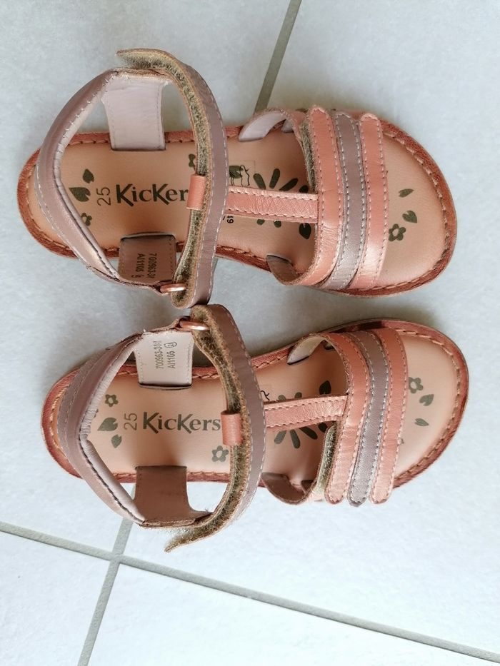 Très jolies 😍 sandales 'Kickers' - photo numéro 9