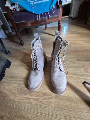 Bottines nubuck beige