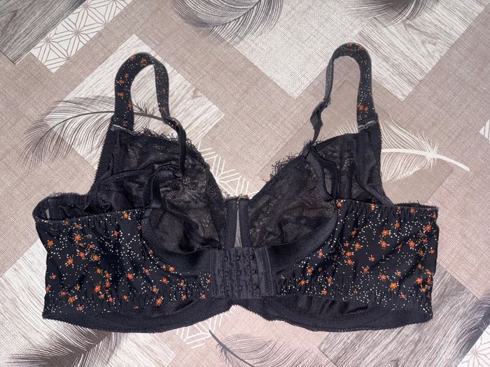 Soutien gorge noir fleur rouge, 105G, Kiabi - photo numéro 2