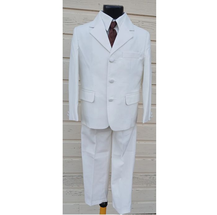 ensemble 5 pièces - neuf - 4 ans