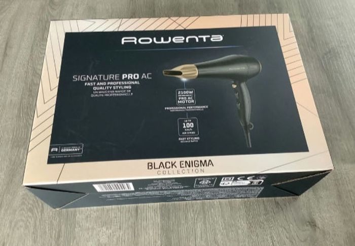 SECHE CHEUVEUX ROWENTA NEUF DANS SA BOITE - photo numéro 1