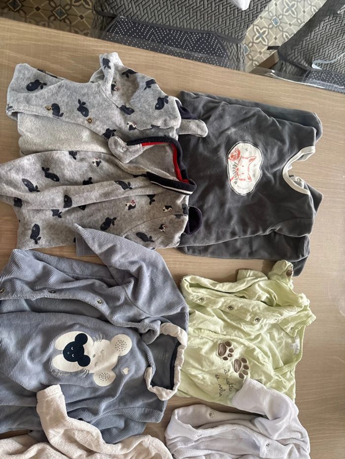 Lot de 8 pyjamas 9 mois - photo numéro 2