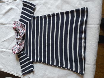Robe avec col à fleurs