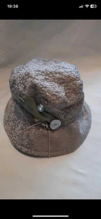 Chapeau à fleurs