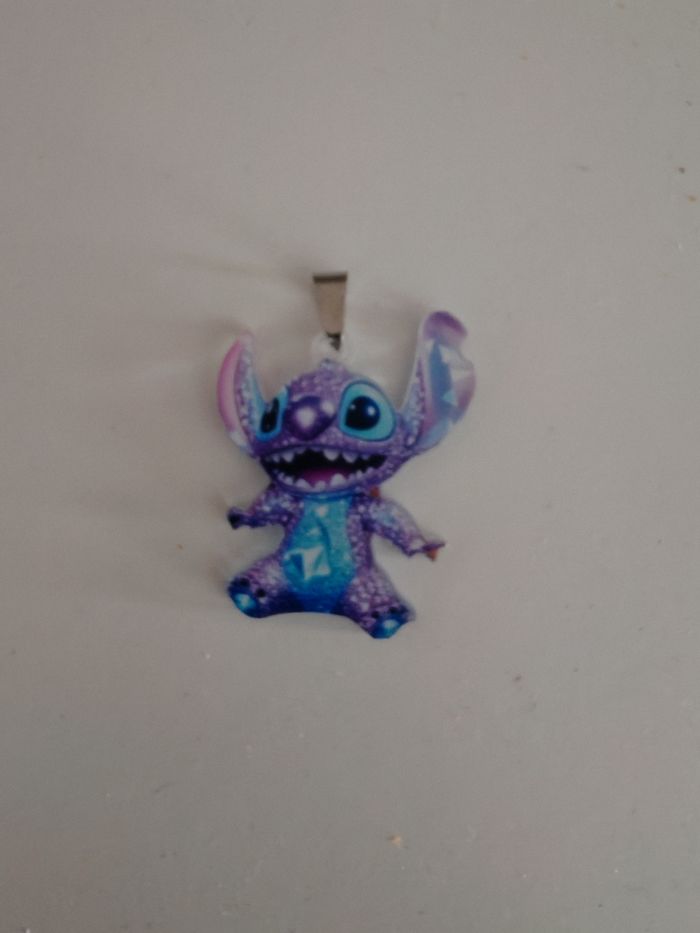 Pendentif stitch