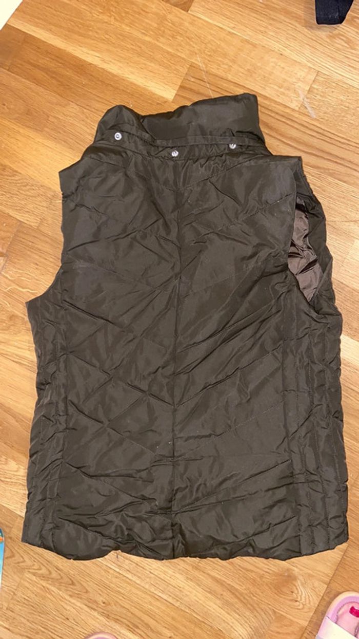 Veste kaki sans manche - photo numéro 3