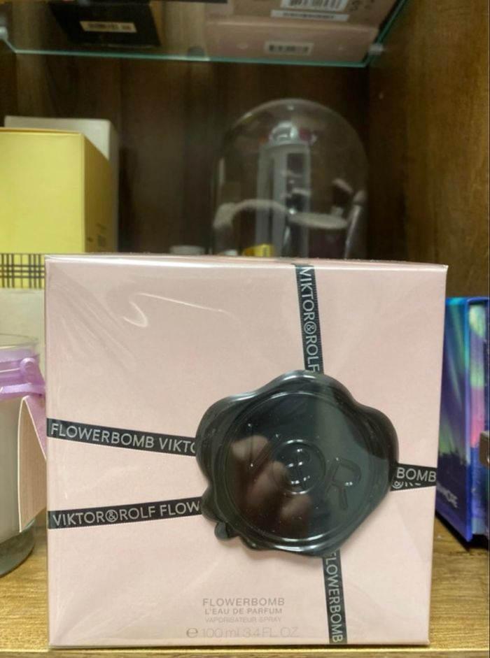 Grand format Flowerbomb Viktor &t Rolf - neuf sous blister, eau de parfum 100 ml - photo numéro 4