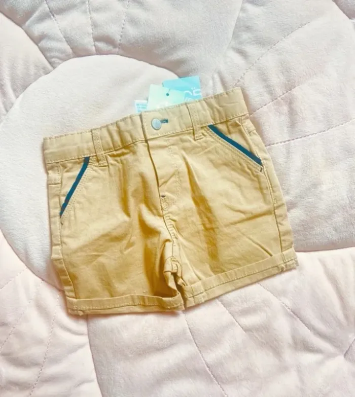Short Neuf