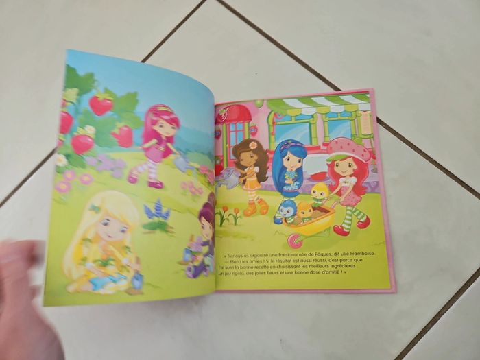 Livre Charlotte aux fraises joyeuses paques cont1 - photo numéro 6