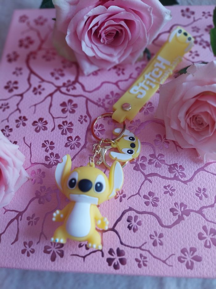 Porte clé stitch jaune - photo numéro 2