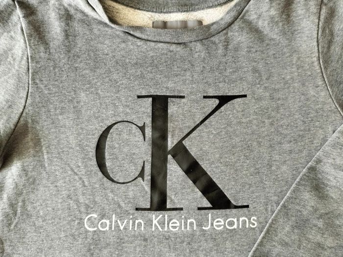 Pull Calvin Klein taille s - photo numéro 3